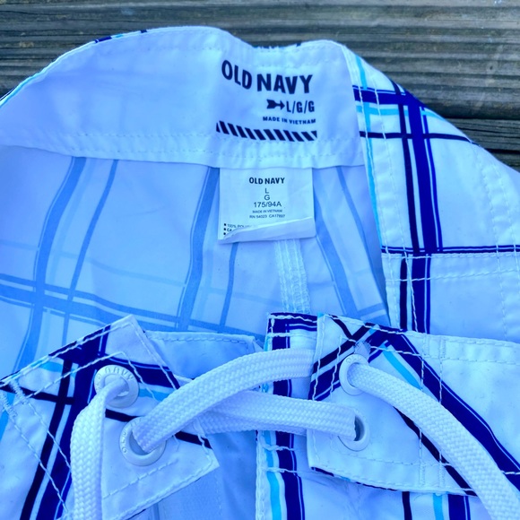 Old Navy Men’s board shorts swim trunks white and blue sz large - Picture 6 of 8